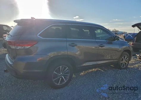 2017 Toyota Highlander Se z USA, uszkodzony, nr VIN 5TDKZRFH9HS524224